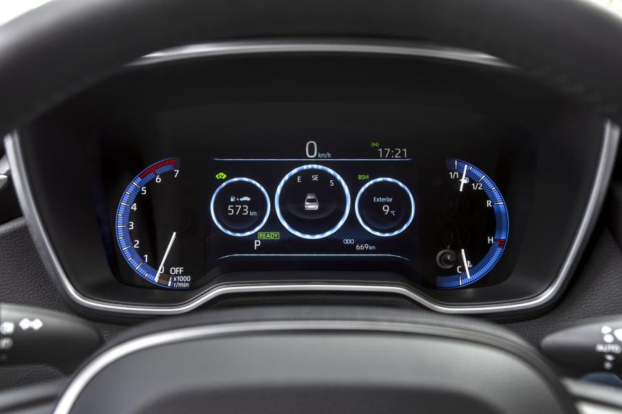 Панель приборов Toyota Corolla Hybrid Sedan 2019 года  (WW) (фото 18 из 25)